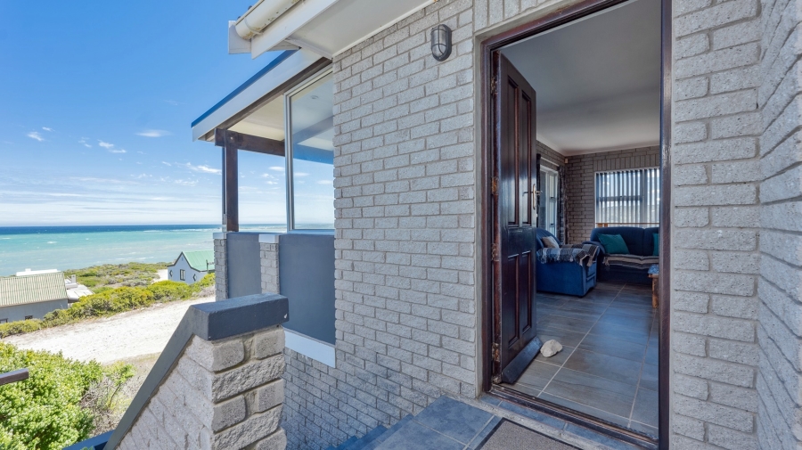 6 Bedroom Property for Sale in Suiderstrand Western Cape